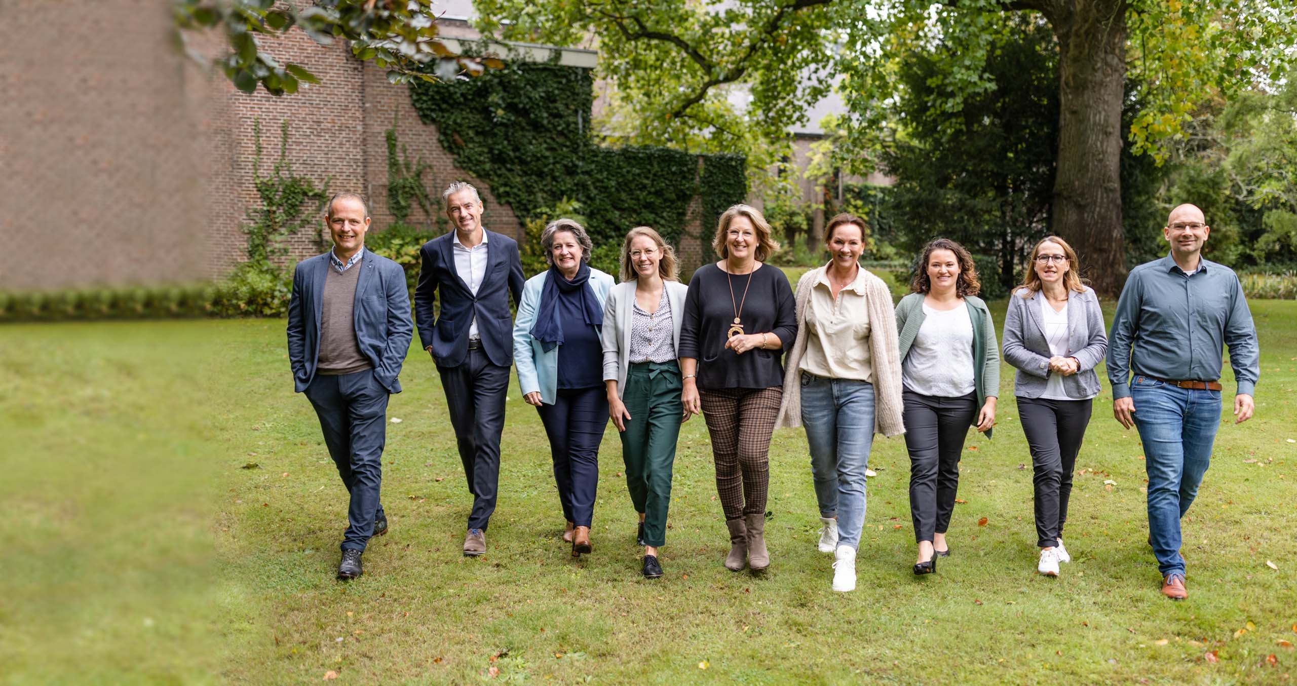 Verbinding verbroken Rauw Premisse Persoonlijke uitvaart, crematie of begrafenis - Van der Stappen uitvaartverzorging Verbinding verbroken Rauw Premisse Persoonlijke uitvaart, crematie of begrafenis - Van der Stappen uitvaartverzorging