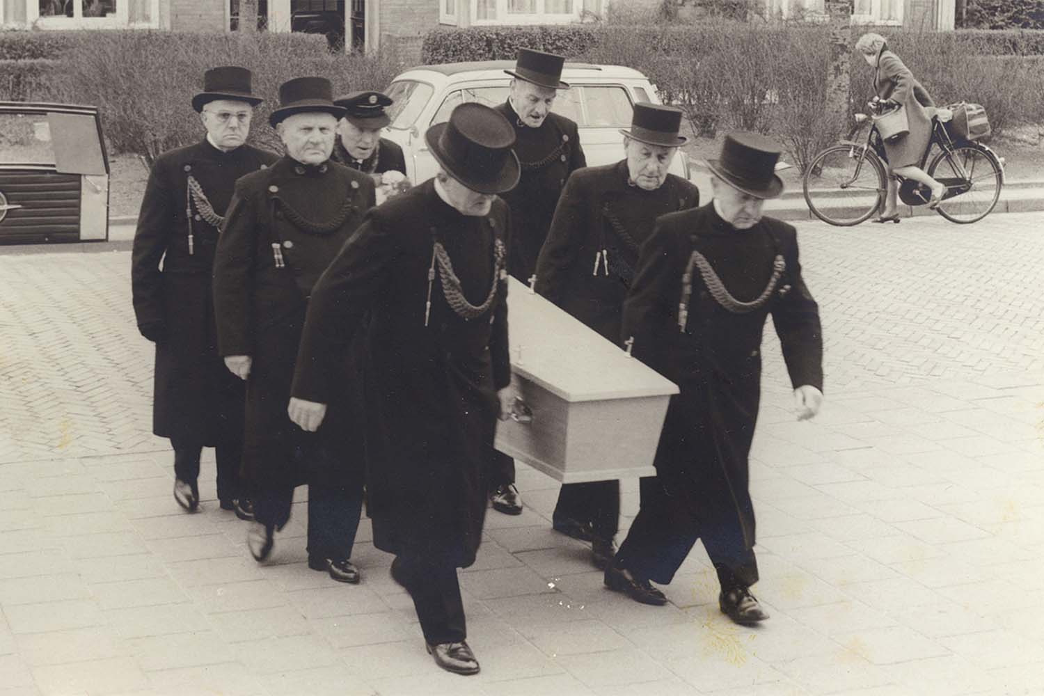 Van der Stappen uitvaartverzorging_100 jaar_1940_Beginjaren