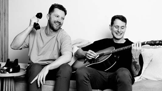 Van der Stappen_uitvaartverzorging_Herinneringsconcert_een zolder vol verhalen_afbeelding